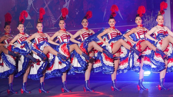 Moulin Rouge Can Can gösterisi