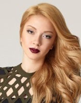 Ece Seçkin kimdir? Ece Seçkin