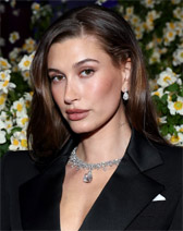 Hailey Bieber