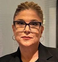 İpek Özbey