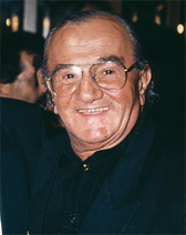 İsmet Ay kimdir? İsmet Ay