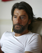Mithat Şen kimdir? Mithat Şen