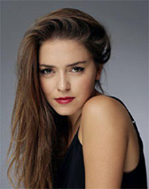 Özge Çelik kimdir? Özge Çelik