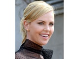 Charlize Theron resim - 7