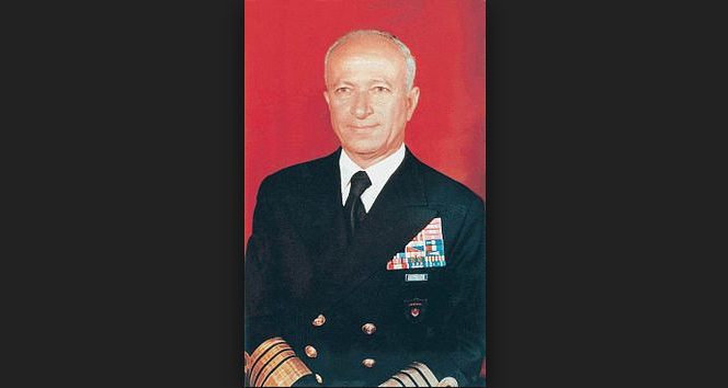 12 Eylül'ün Başbakanı Saim Bülend Ulusu hayatını kaybetti. 12 Eylül'ün Başbakanı Saim Bülend Ulusu hayatını kaybetti.