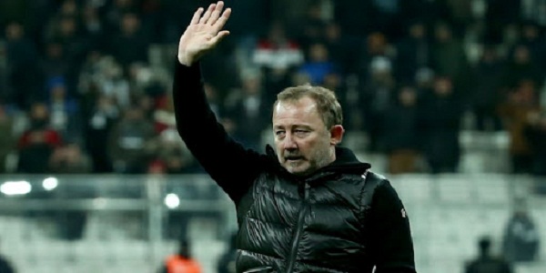 Beşiktaş teknik direktörü Sergen Yalçın istifa etti Beşiktaş teknik direktörü Sergen Yalçın istifa etti
