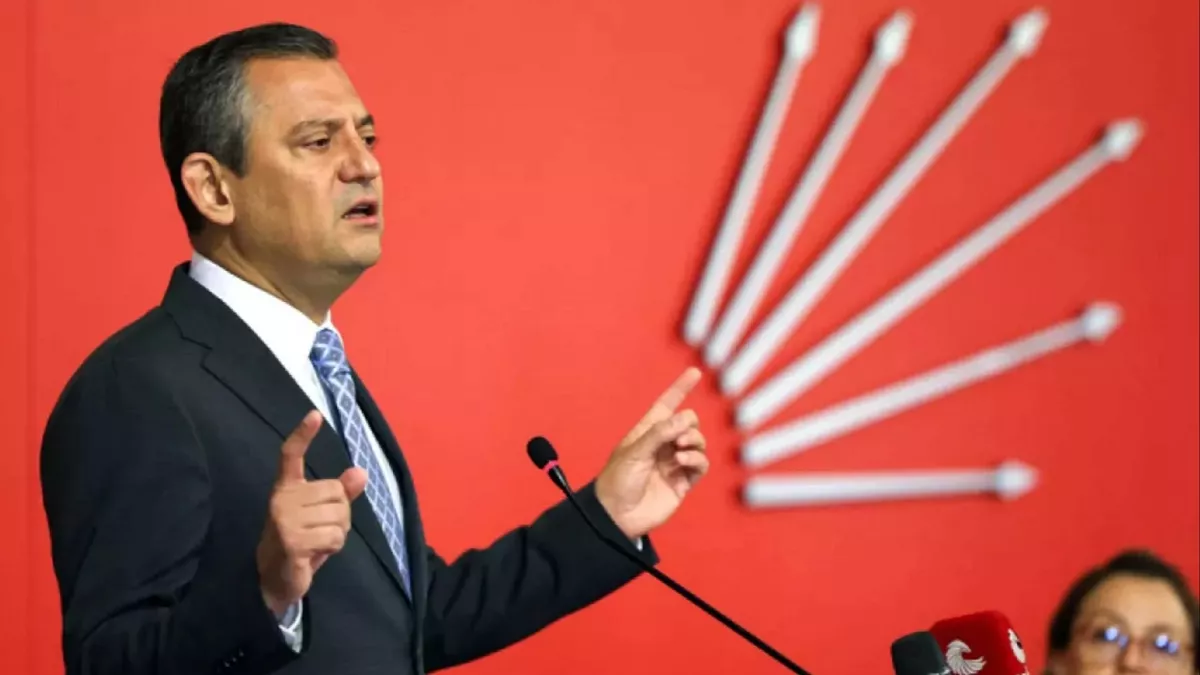 CHP Kurultayı: Özgür Özel Yeniden Genel Başkan CHP Kurultayı: Özgür Özel Yeniden Genel Başkan