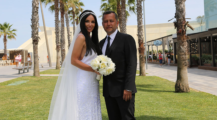Gülşen ve Ozan Çolakoğlu ile Barselona'da evlendi Gülşen ve Ozan Çolakoğlu ile Barselona'da evlendi
