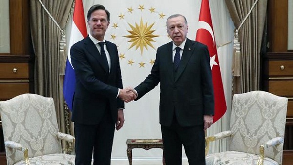 Hollanda Başbakanı Mark Rutte Ankara ya geldi Hollanda Başbakanı Mark Rutte Ankara ya geldi