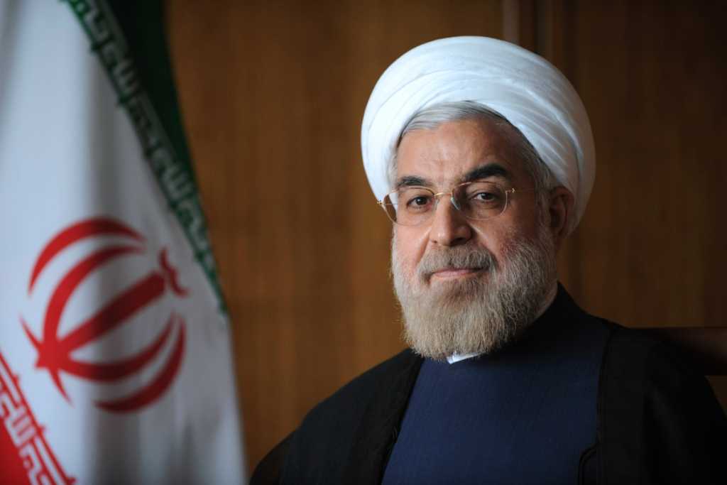 İran'da askeri geçiş töreninde gerçekleştirilen terör saldırısında İran Cumhurbaşkanı Hasan Ruhani kıl payı kurtuldu İran'da askeri geçiş töreninde gerçekleştirilen terör saldırısında İran Cumhurbaşkanı Hasan Ruhani kıl payı kurtuldu