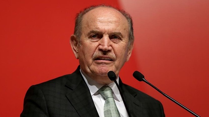 İstanbul Büyükşehir Belediye Başkanı Kadir Topbaş, istifa etti. İstanbul Büyükşehir Belediye Başkanı Kadir Topbaş, istifa etti.
