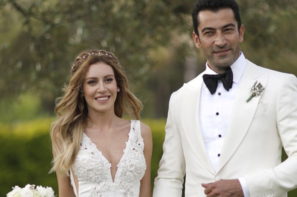Kenan İmirzalıoğlu ve Sinem Kobal evlendi Kenan İmirzalıoğlu ve Sinem Kobal evlendi