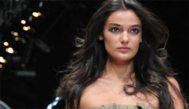 Merve Büyüksaraç Cumhurbaşkanına hakaretten ifade verdi Merve Büyüksaraç Cumhurbaşkanına hakaretten ifade verdi