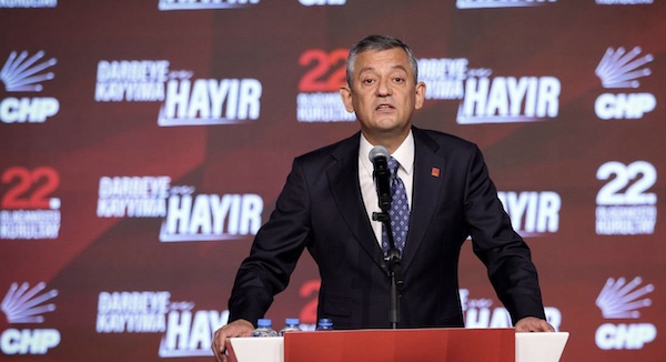 Özgür Özel Yeniden CHP Genel Başkanı Seçildi Özgür Özel Yeniden CHP Genel Başkanı Seçildi