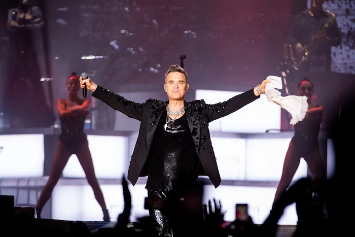 Robbie Williams İstanbulda Hayranlarıyla Buluşuyor Robbie Williams İstanbulda Hayranlarıyla Buluşuyor