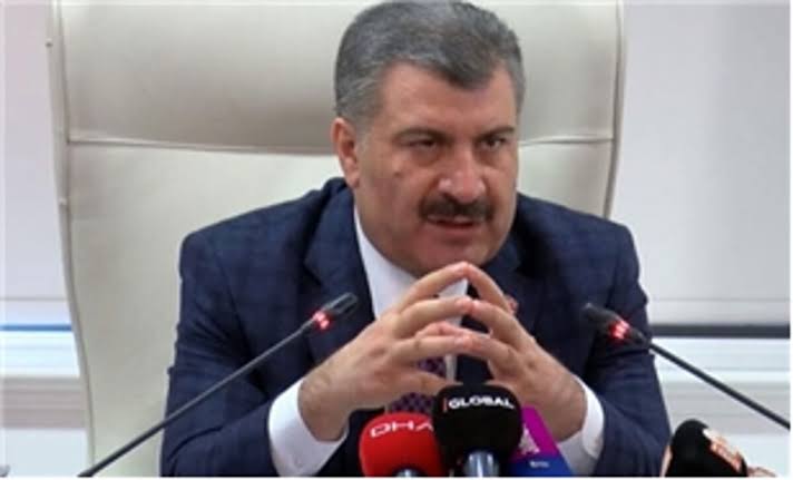 Sağlık Bakanı Koca dan öğrencilere ve velilere koronavirüs uyarısı Sağlık Bakanı Koca dan öğrencilere ve velilere koronavirüs uyarısı