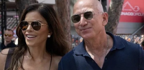 Venedik’te Jeff Bezos’un Düğününe Protestolar Sürüyor Venedik’te Jeff Bezos’un Düğününe Protestolar Sürüyor
