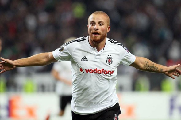West Ham United, Beşiktaş'la Gökhan Töre Transferi İçin Anlaştı West Ham United, Beşiktaş'la Gökhan Töre Transferi İçin Anlaştı